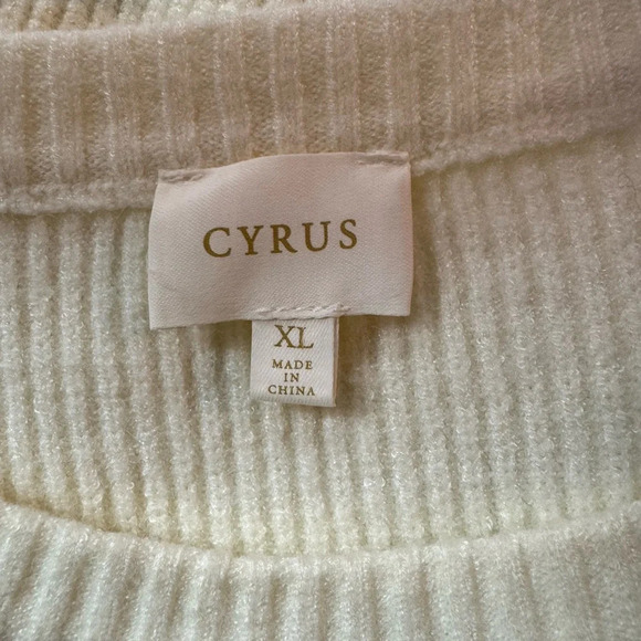 Cyrus Cable Knit Cream Sweater Size XL - Picture 6 of 7